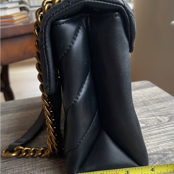 Kurt Geiger Black Quilted Bag with Gold Chain - Picture 4 of 4